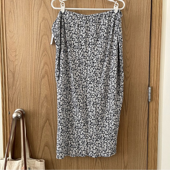 NWT Old Navy High-Waisted Midi Slip Skirt | Blue Ditsy Floral XXL - Picture 4 of 11
